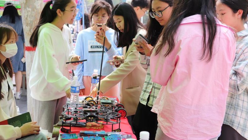 阿里云与华为云机器学习平台：架构解析与性能对比